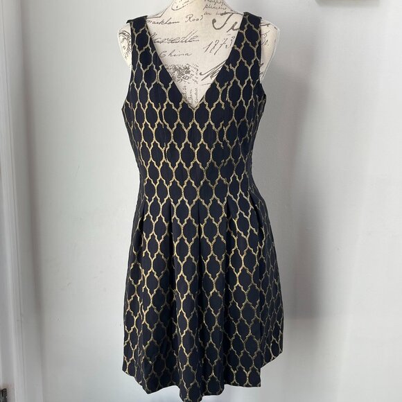 New Vince Camuto Black and Gold dress V neckline size 12 - Picture 1 of 9